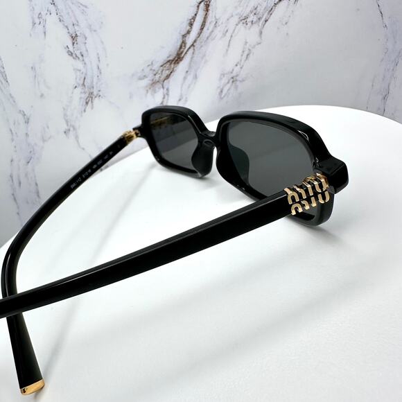 New MIU MIU Sunglasses - Picture 12 of 16